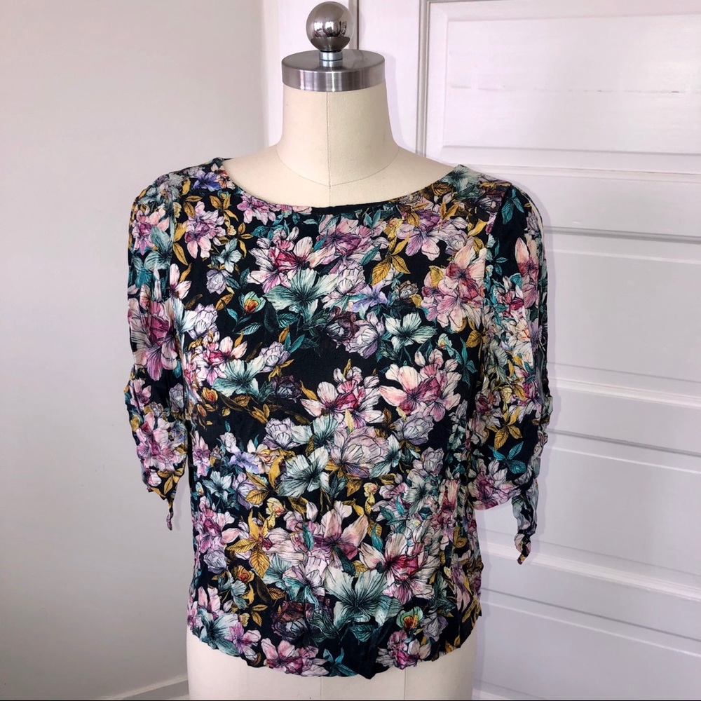 H&M | Cold shoulder floral top💐